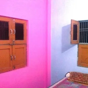 shanti-rest-house.hotels-varanasi.com/