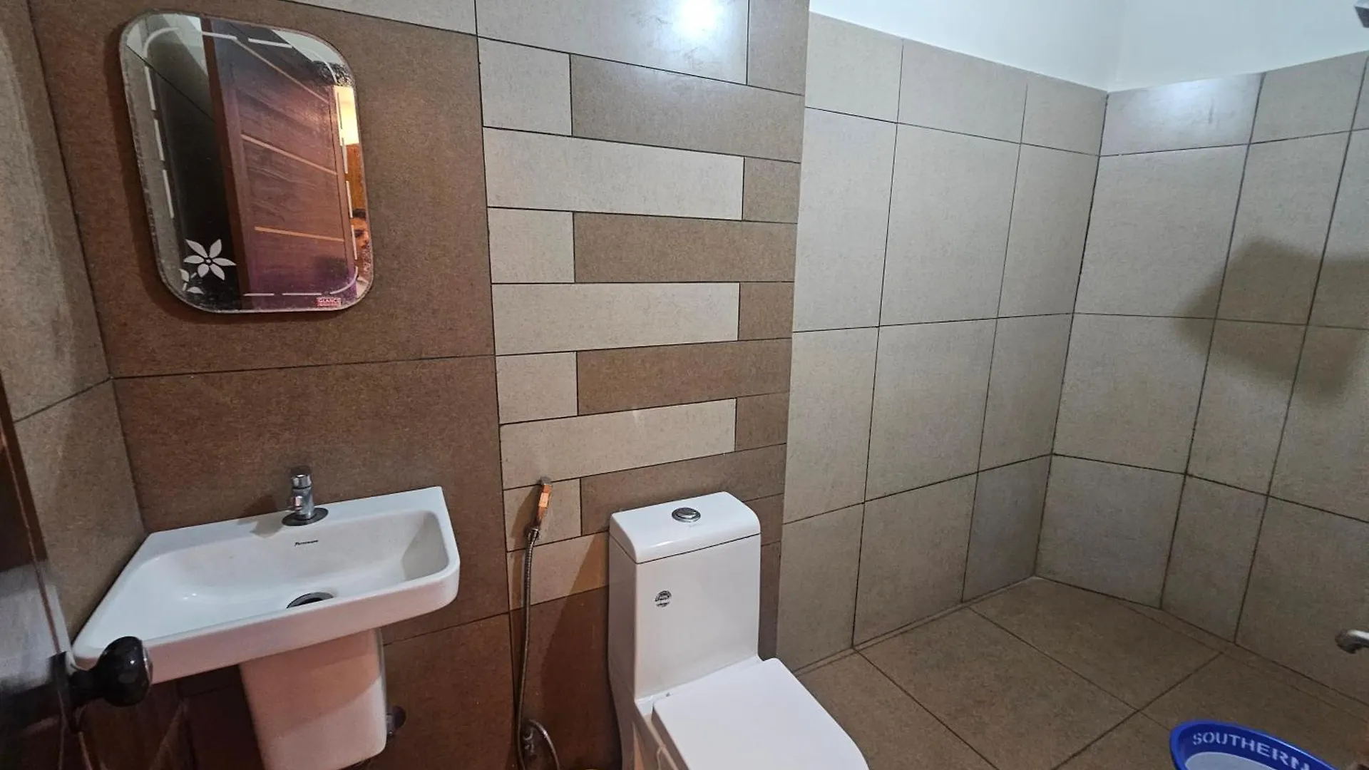 Mist Residency Hotel Kattappana